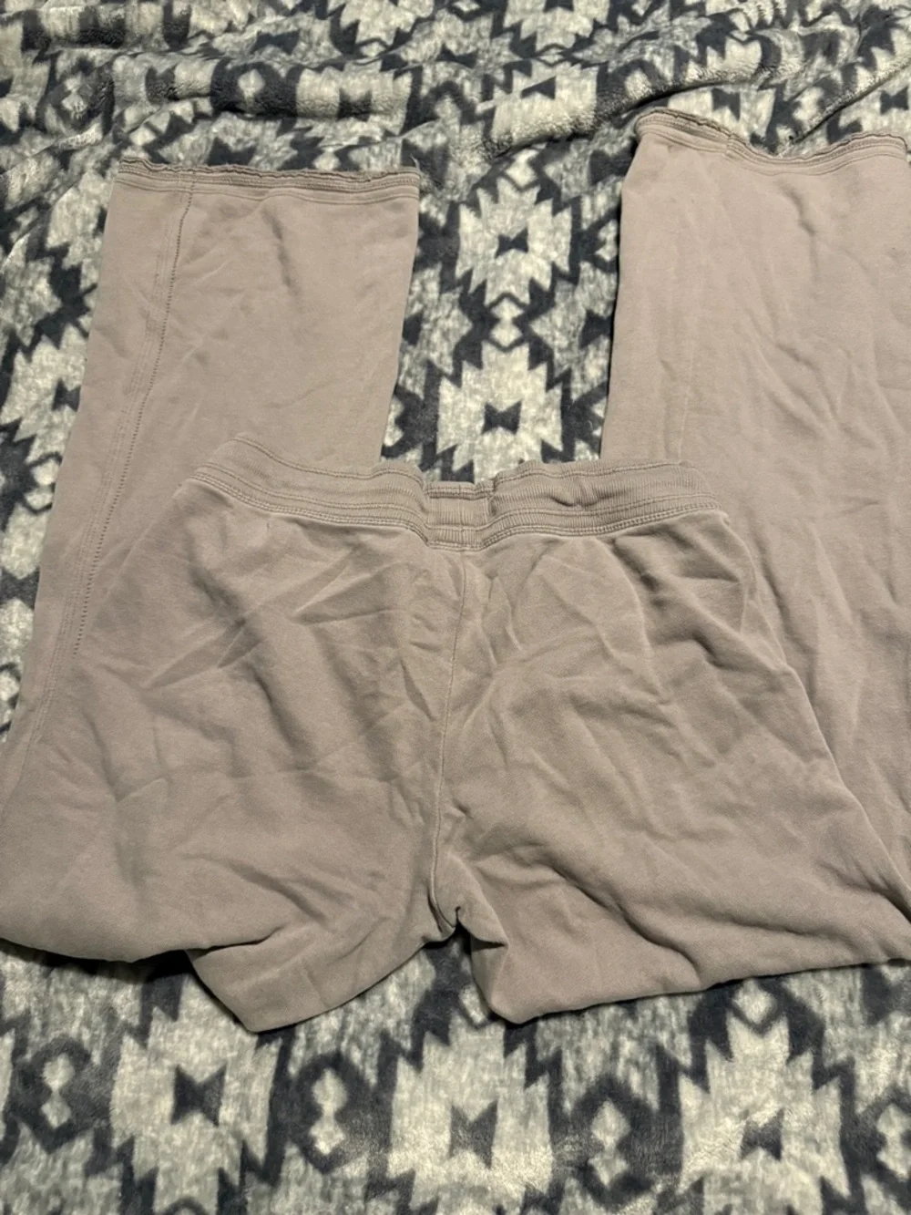American Eagle Outfitters Mauve Gray Drawstring Lounge Pants - Picture 8 of 8